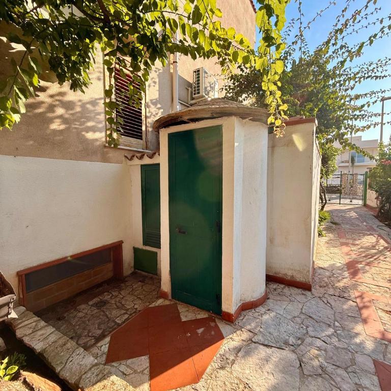Il giardino del Falso Pepe - Three-Bedroom House - 8