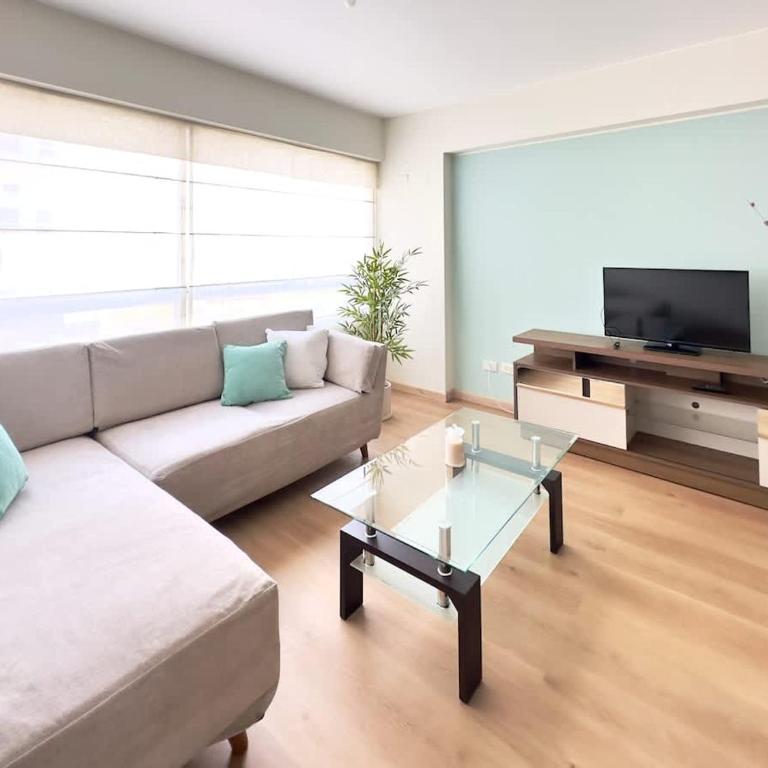 Sky Apartamento Sergio Bernales, parques y ciudad - Two-Bedroom Apartment - 1