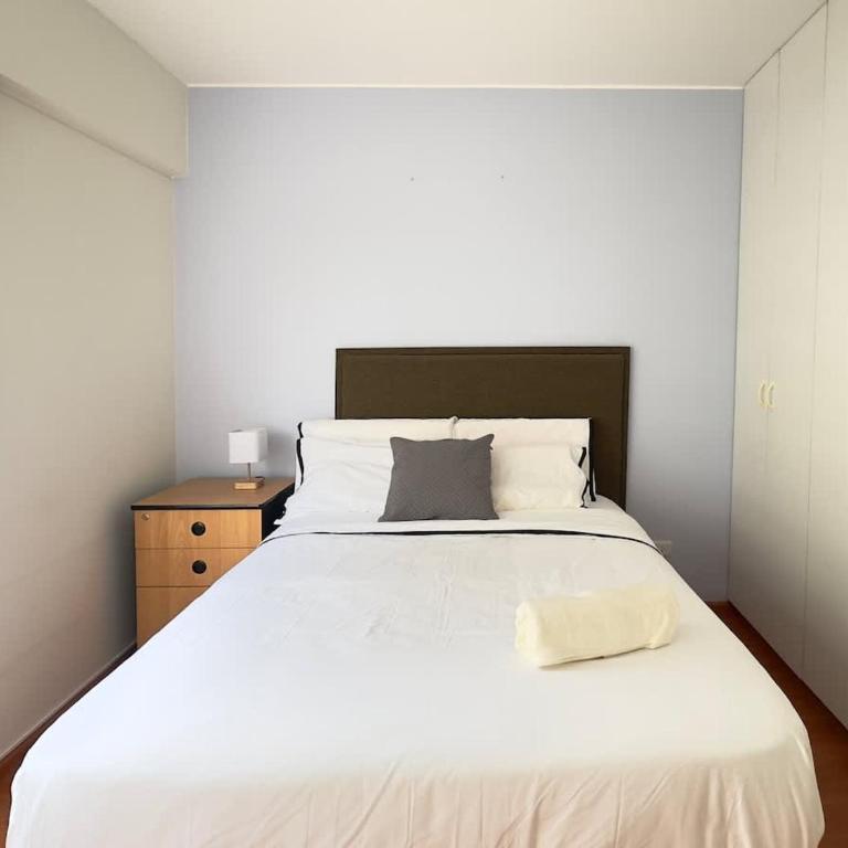 Sky Apartamento Sergio Bernales, parques y ciudad - Two-Bedroom Apartment - 7