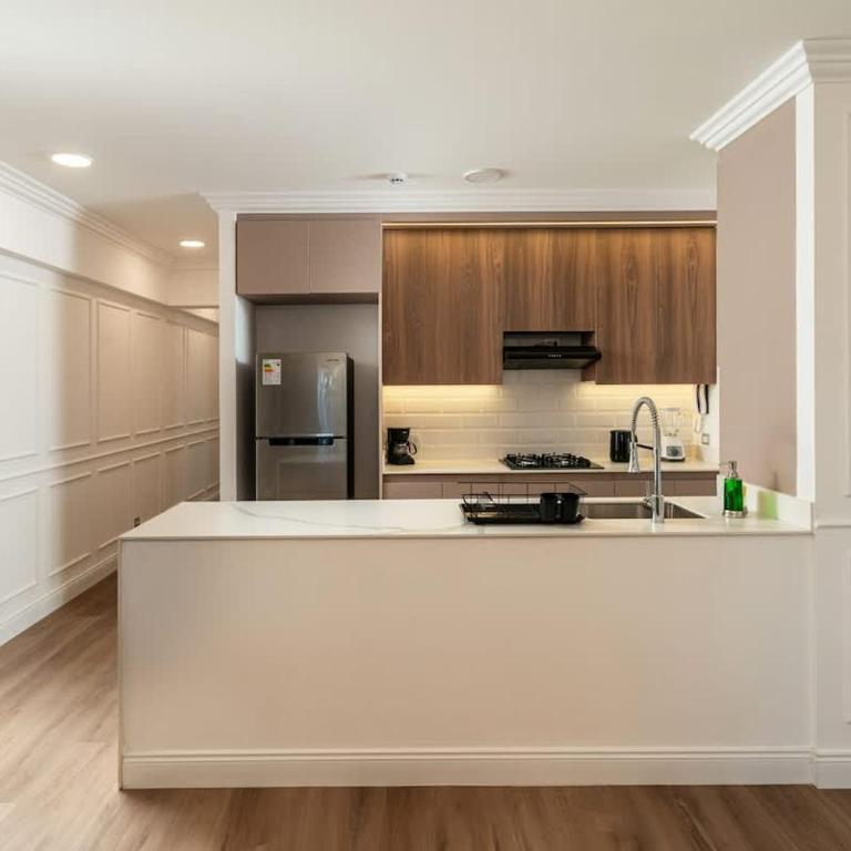 The Grand Residence Miraflores - Two-Bedroom Deluxe Apartment - 3