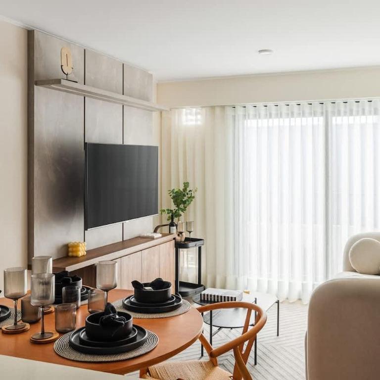 Modern Haven in Miraflores - Two-Bedroom Deluxe Apartment - 3