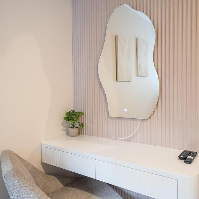 Modern Haven in Miraflores - Two-Bedroom Deluxe Apartment - 28