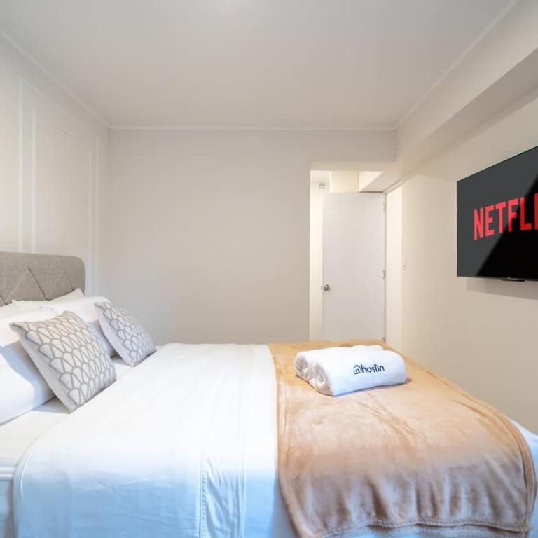 Modern Haven in Miraflores - Two-Bedroom Deluxe Apartment - 29