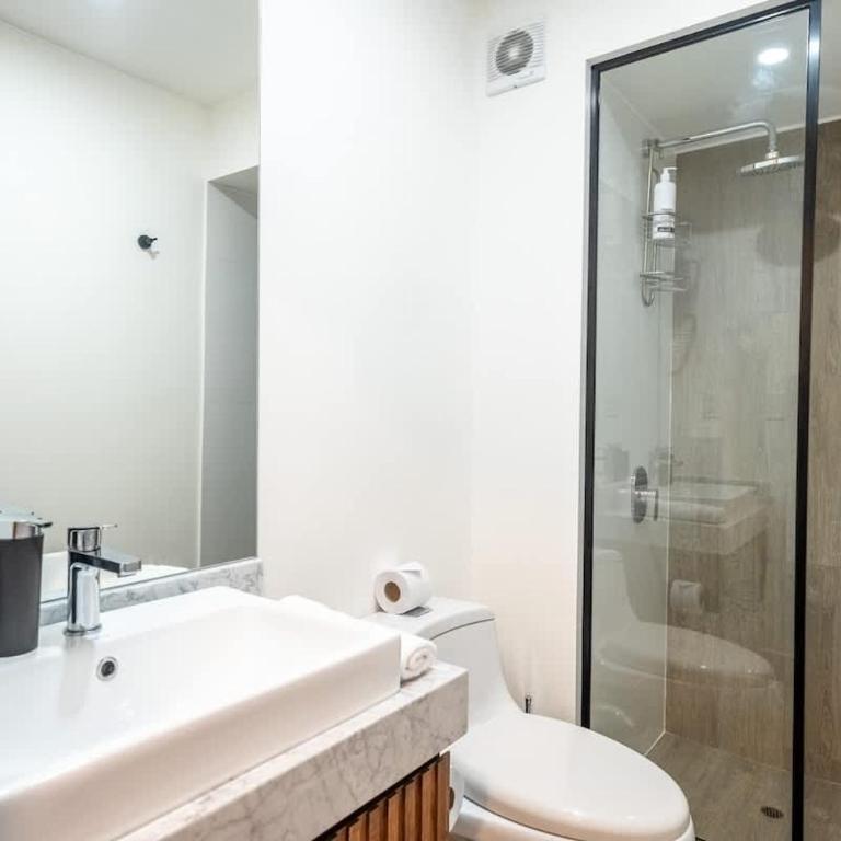 Modern Haven in Miraflores - Two-Bedroom Deluxe Apartment - 36