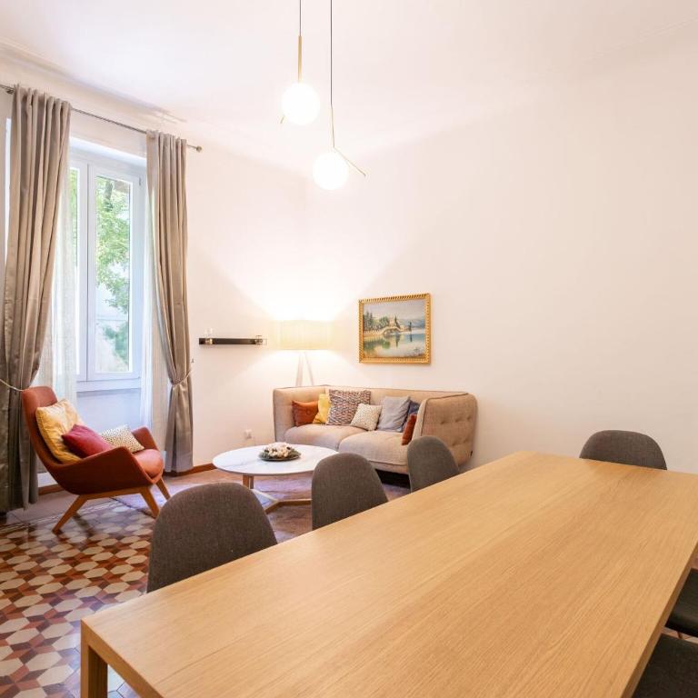 Caracciolo - Elegante Bilocale • Ascensore • Metro Vicina • Wi-Fi - Apartment - 1