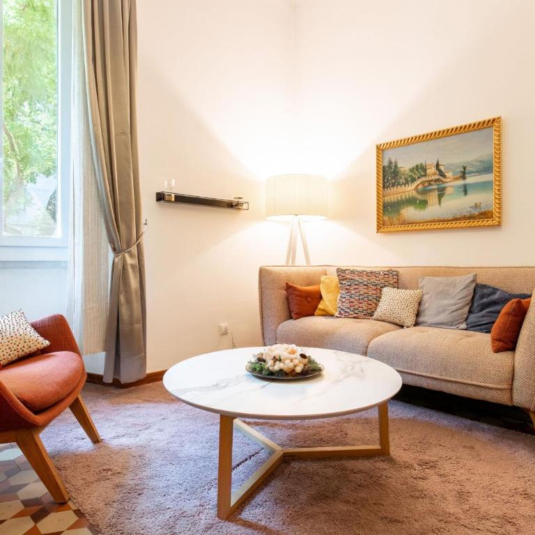 Caracciolo - Elegante Bilocale • Ascensore • Metro Vicina • Wi-Fi - Apartment - 2