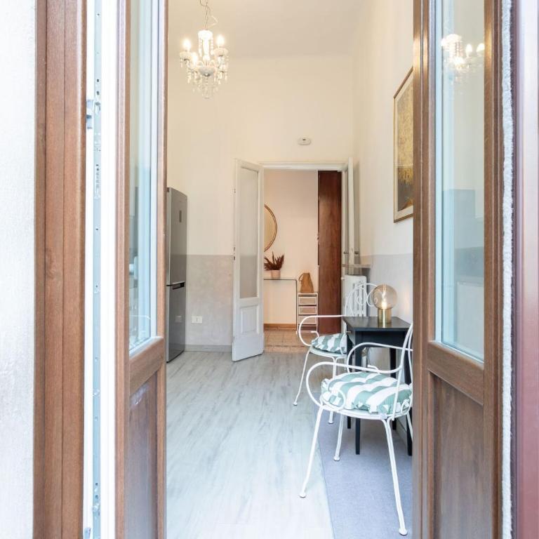 Caracciolo - Elegante Bilocale • Ascensore • Metro Vicina • Wi-Fi - Apartment - 10