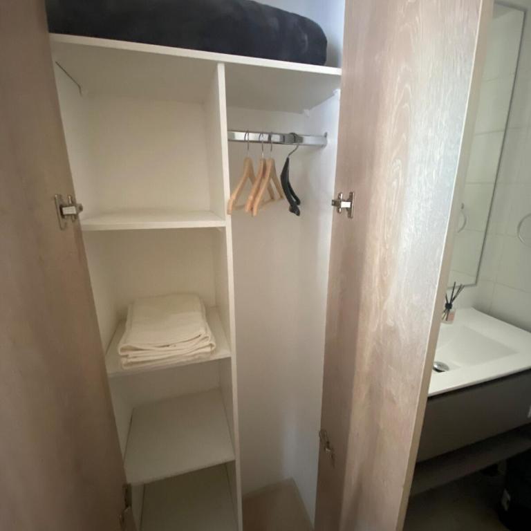 Cómodo departamento bien ubicado Piso 2 - One-Bedroom Apartment - 27