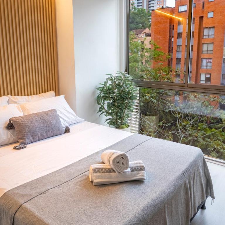 Skyline Studio, Workspace, El Poblado - One-Bedroom Apartment - 1