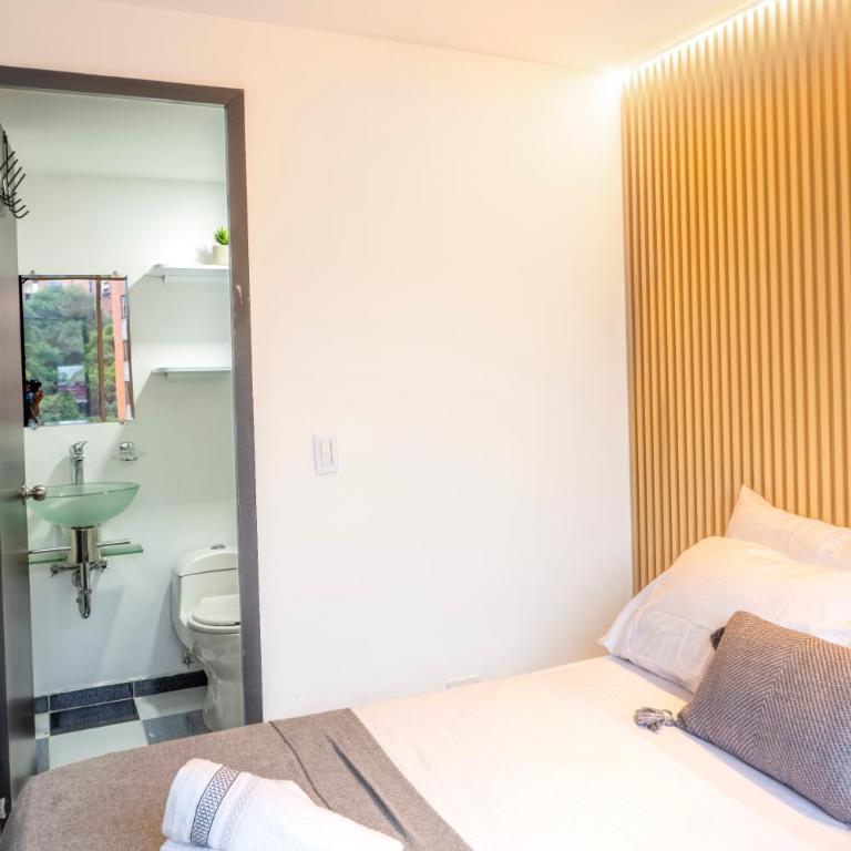Skyline Studio, Workspace, El Poblado - One-Bedroom Apartment - 8