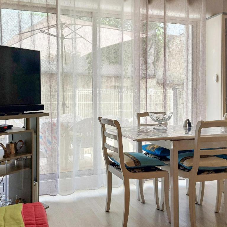 Stunning Apartment In Royan With Wifi - Appartamento con 1 Camera da Letto - 1