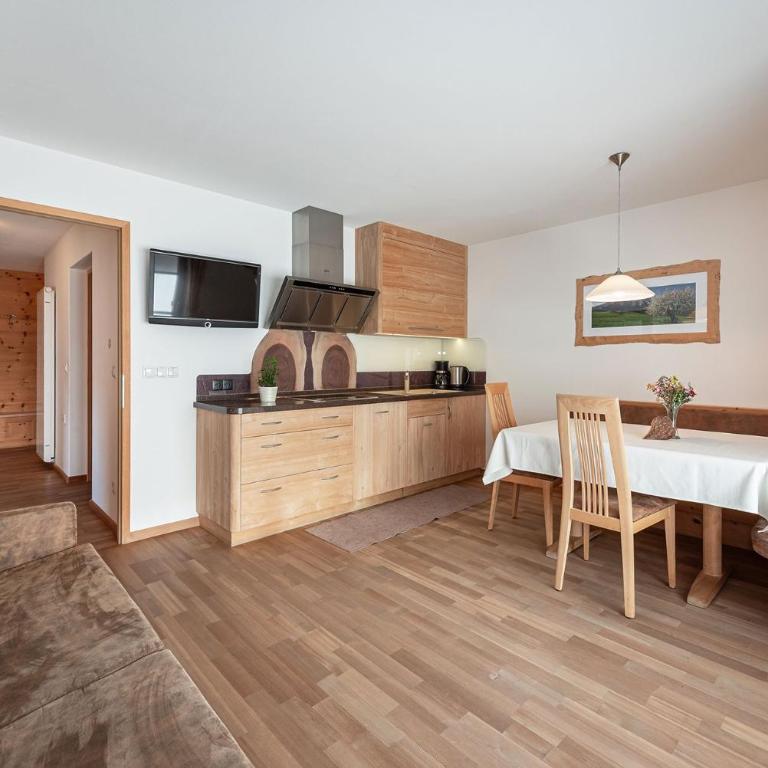 Sonnenschein Moarlhof Kastelruth - Two-Bedroom Deluxe Apartment with Garden View - 8