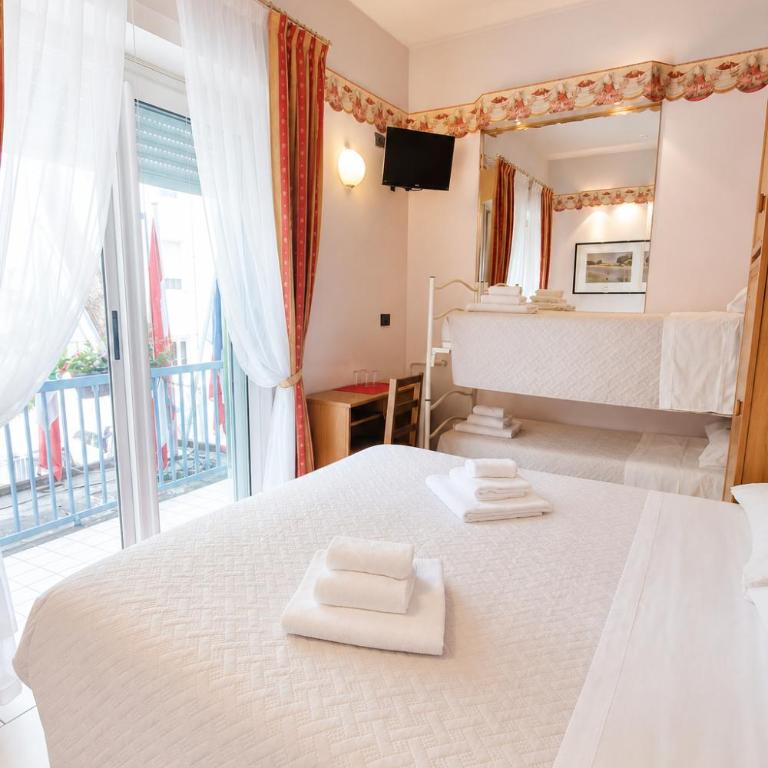 Hotel Kennedy - Camera Familiare - 12