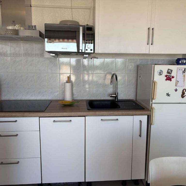 Appartement calme terrasse - 4 pers. - FR-1-250-341 - Apartment - 3