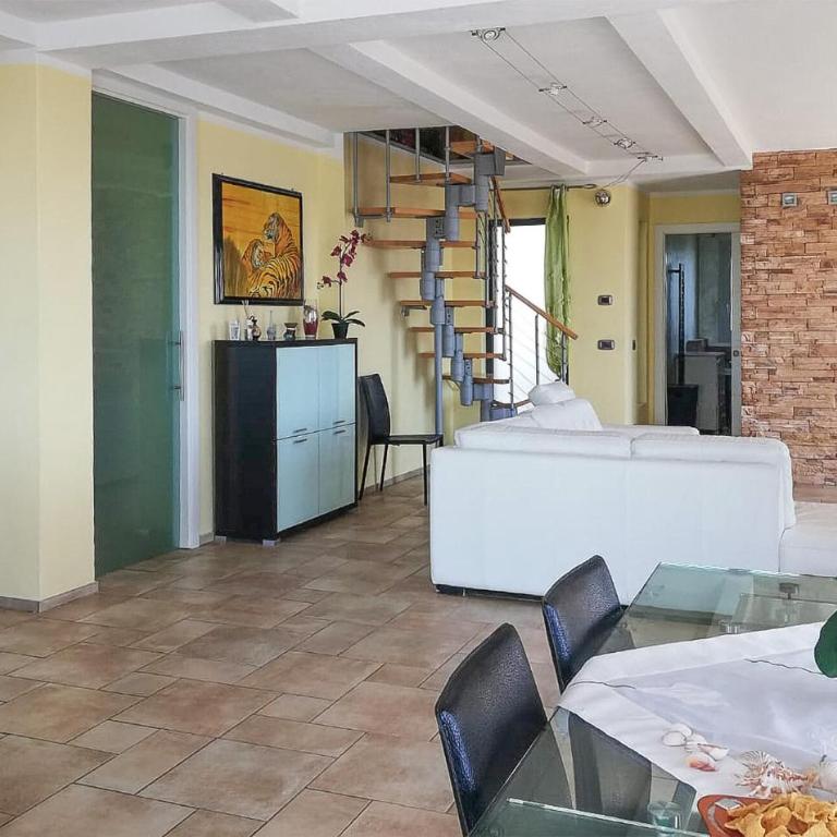 2 Bedroom Stunning Home In Imperia - Casa con 2 Camere da Letto - 3