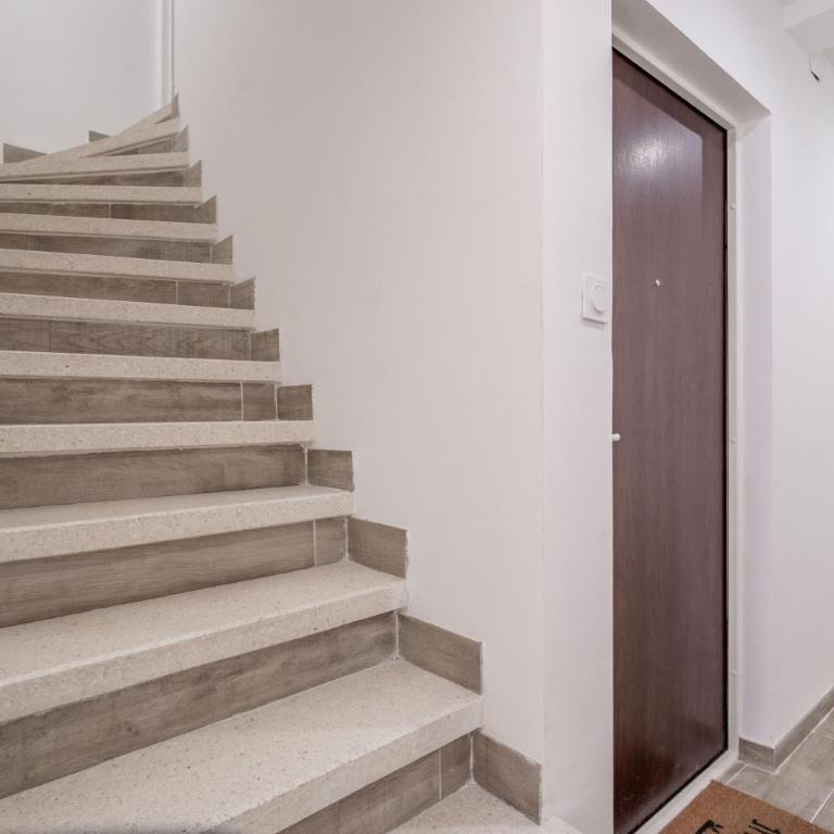 Port-la-Nouvelle 6p - Appartement Supérieur - Vue sur Ville - 22