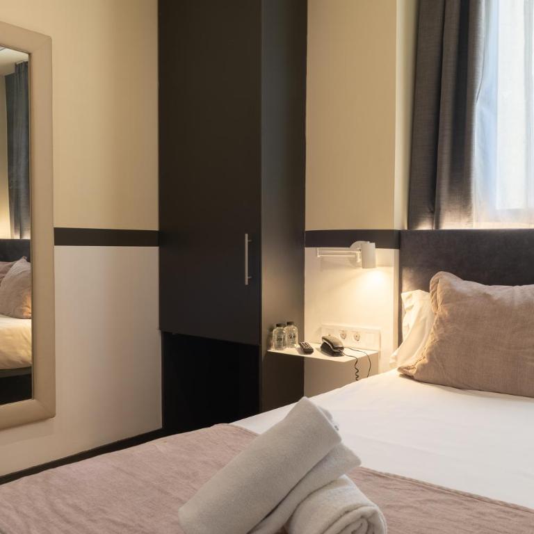 May Ramblas Hotel - Habitación Doble Pequeña - 3