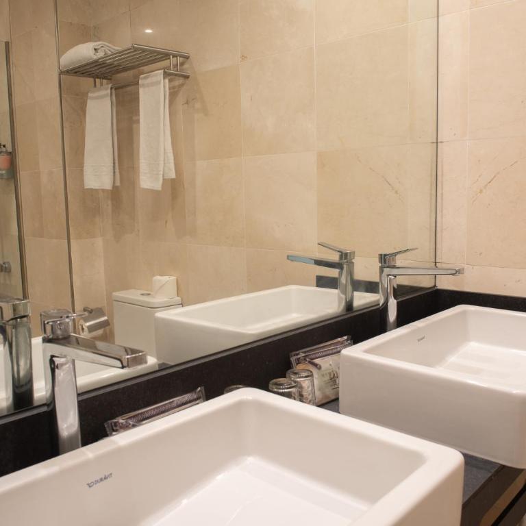 May Ramblas Hotel - Suite Familiar - 8