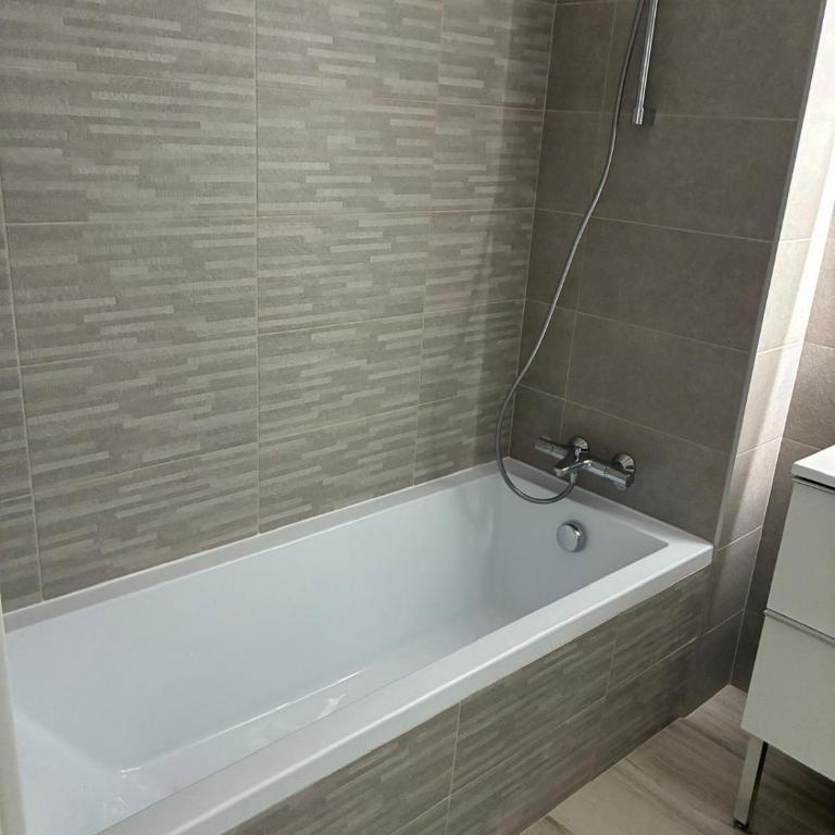Newly build 2 bed Cap-Martin beach - 10mns from Monaco - Appartement 2 Chambres - 2