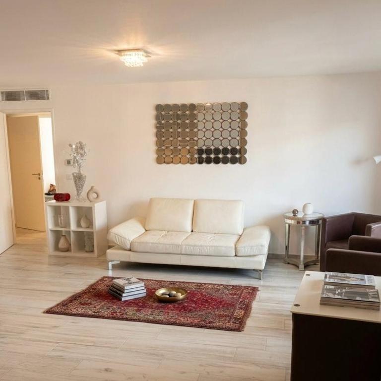 Newly build 2 bed Cap-Martin beach - 10mns from Monaco - Appartement 2 Chambres - 3