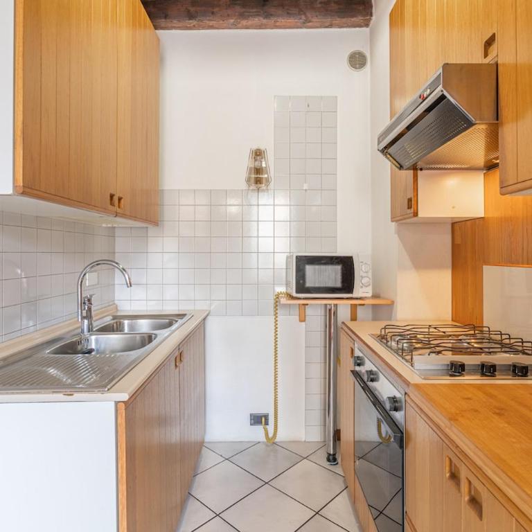 Three-room apartment in the center, next to the stadium - Appartamento con 3 Camere da Letto - 8