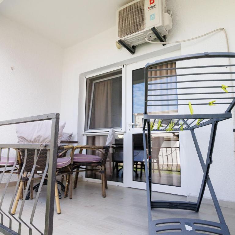 Apartments Stevo Nikočević - One-Bedroom Apartment with Terrace - 7