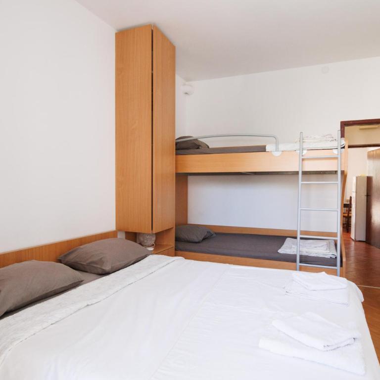 Apartments Stevo Nikočević - One-Bedroom Apartment with Terrace - 5