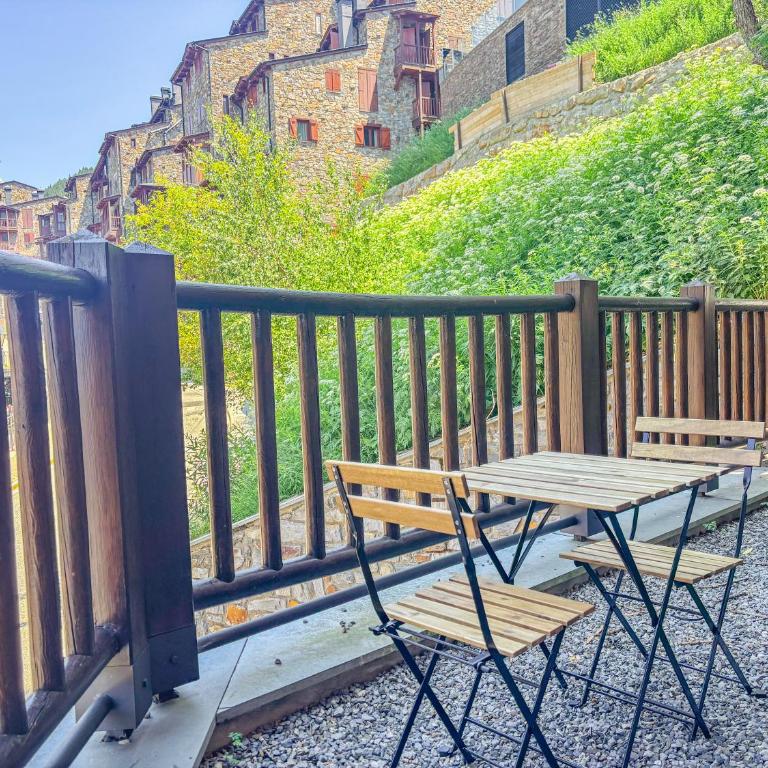 3H en Soldeu con vistas, parking y wifi rápido I AndStay - Apartamento de 3 dormitorios - 3