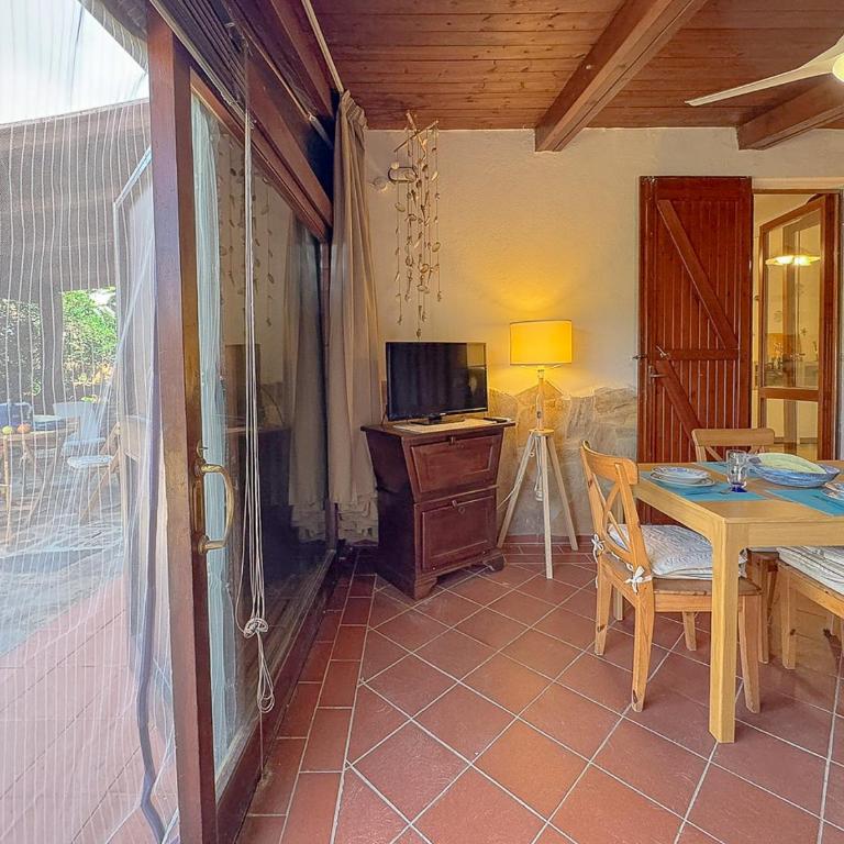 Relax at Lentischi - Private Veranda & BBQ by Host Hero - Appartamento - 28