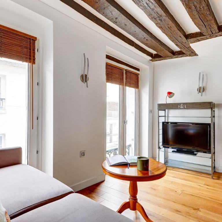 BnBNova - Charming Studio Near Notre - Dame & Marais - Studio - 15