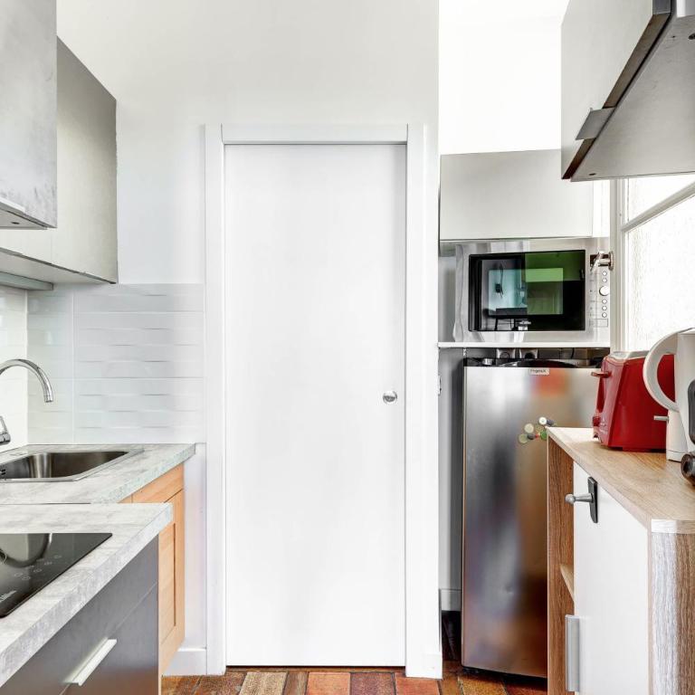 BnBNova - Charming Studio Near Notre - Dame & Marais - Studio - 17