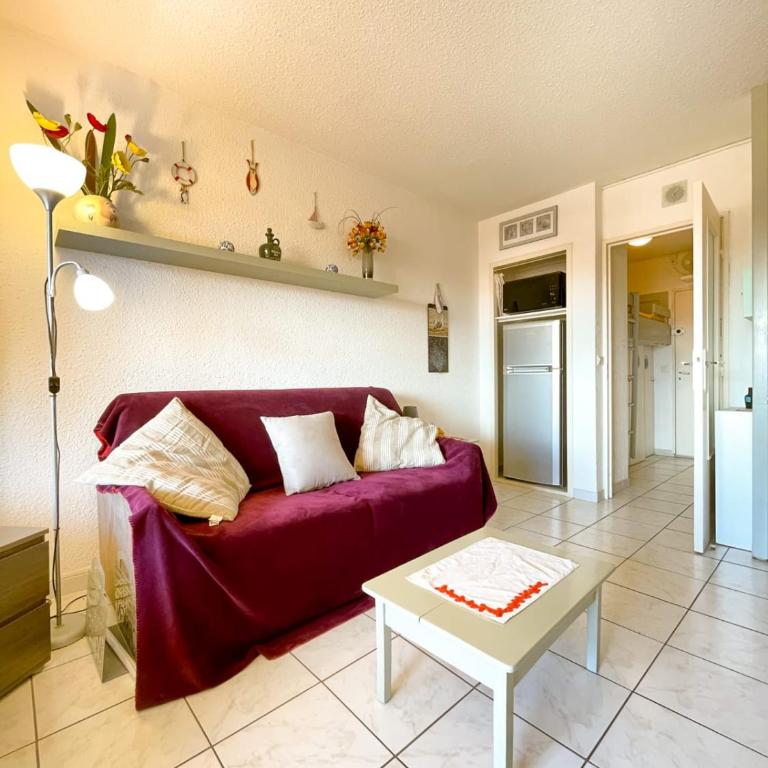 Bright apartment with pool - Apartment - 5