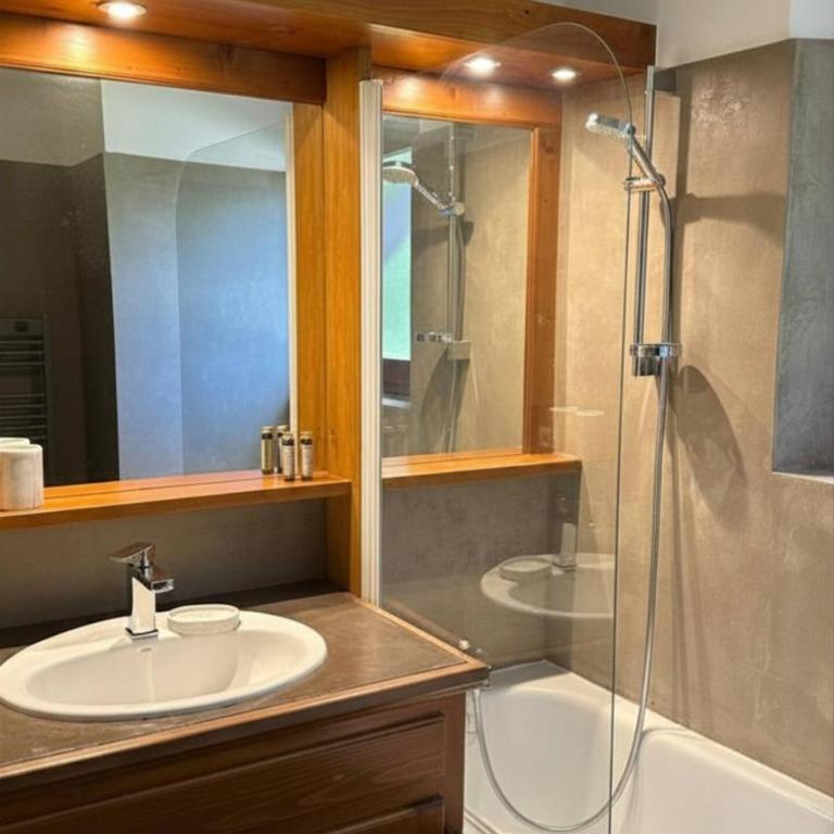 Apartment for 4 people Balcony Parking Close - Single Room - 8