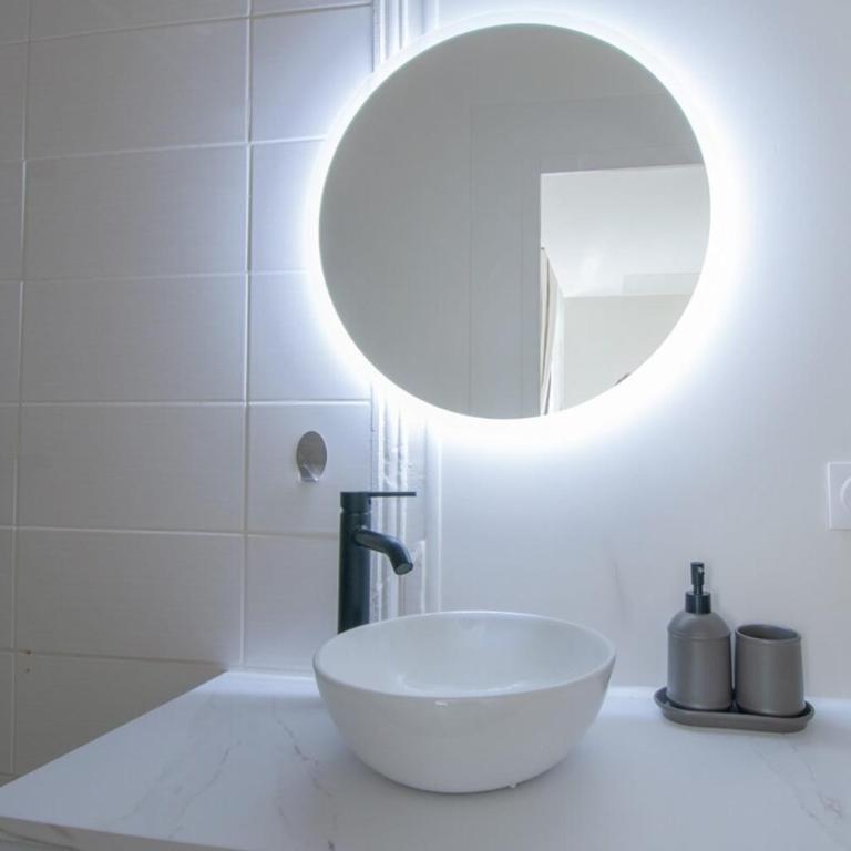 Le Bourg - 38m2 rénové - rue de Bourgogne - Appartement 2 Chambres - 4