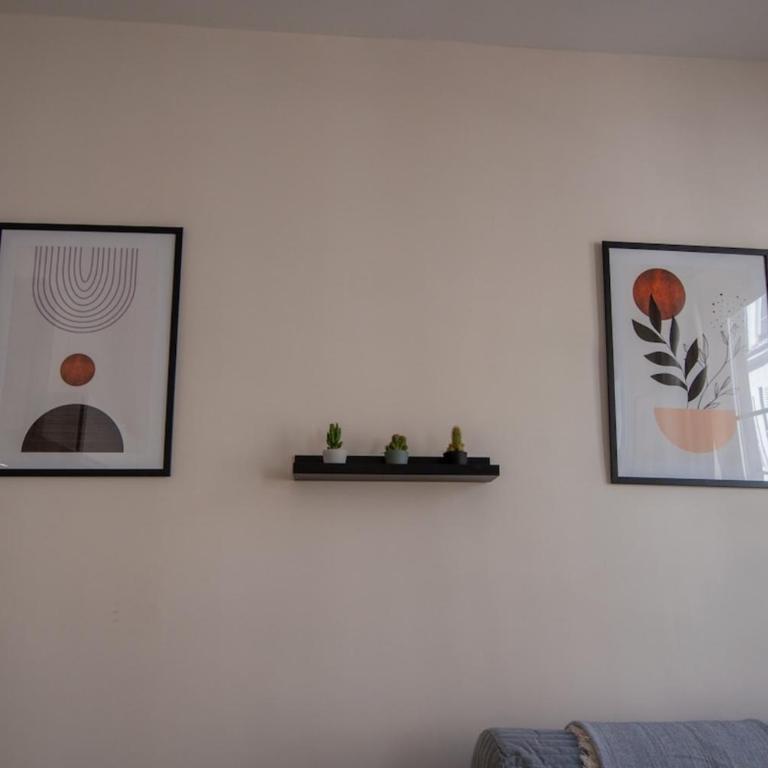 Le Bourg - 38m2 rénové - rue de Bourgogne - Appartement 2 Chambres - 10