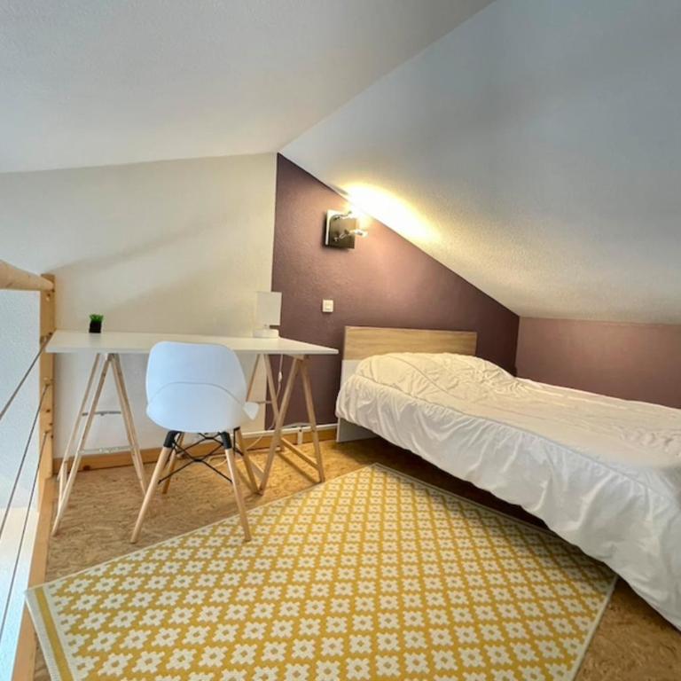 Lovely Apartment With Balcony Near The Lake - Appartamento - 4