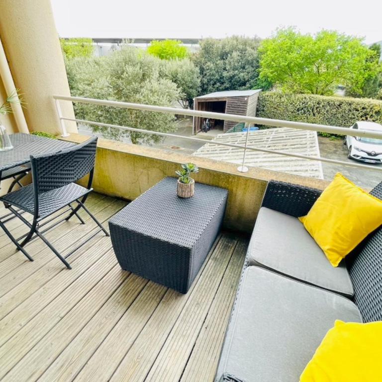 Lovely Apartment With Balcony Near The Lake - Appartamento - 1
