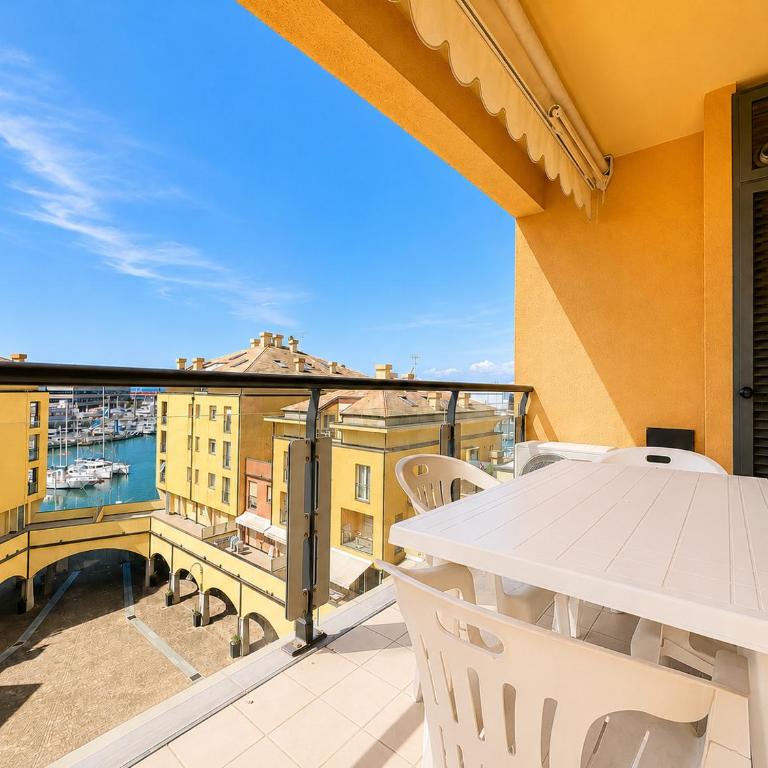 La Terrazza sul Porticciolo Aeroporto a piedi - Appartamento con 2 Camere da Letto e Terrazza - 1
