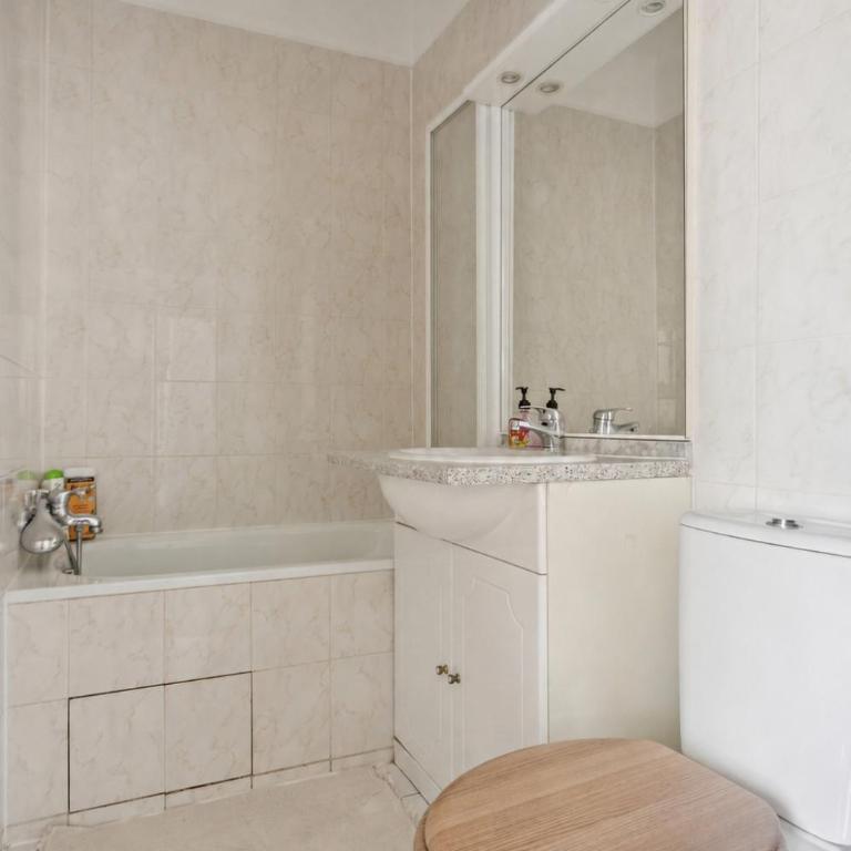 Paisible et central - Avenue Georges V - 3 pers - Appartement 1 Chambre - 13