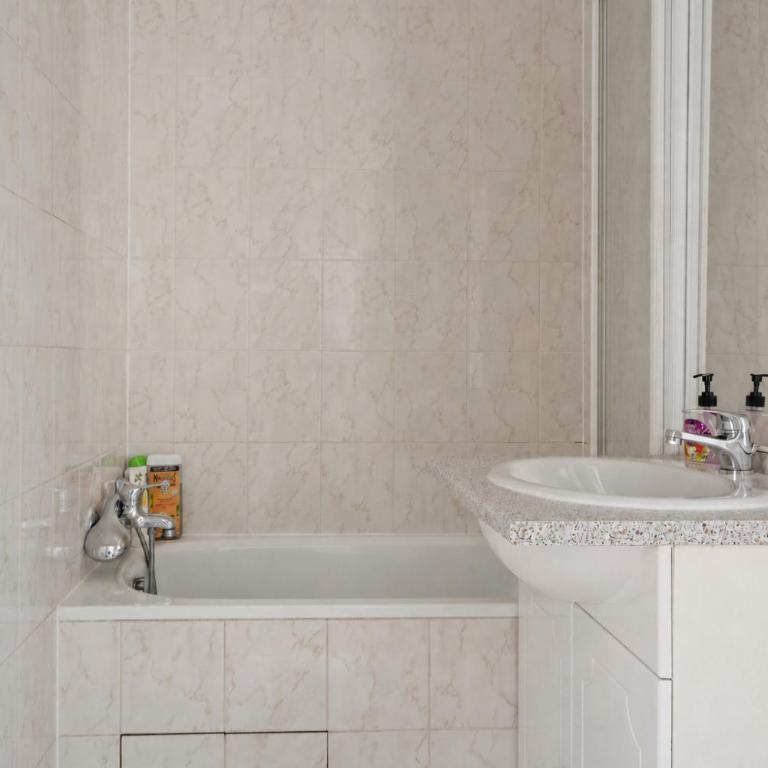 Paisible et central - Avenue Georges V - 3 pers - Appartement 1 Chambre - 12