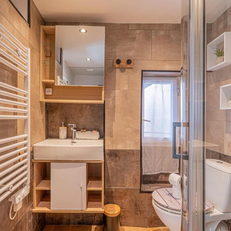 Loft lumineux climatisé Port & Vieux-Nice à pied - Apartment - 17