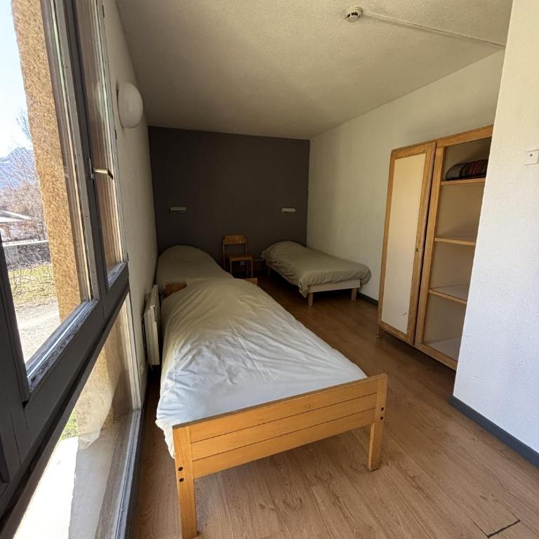 Centre Sportif d'Altitude Briançon - Chambre Familiale - 2