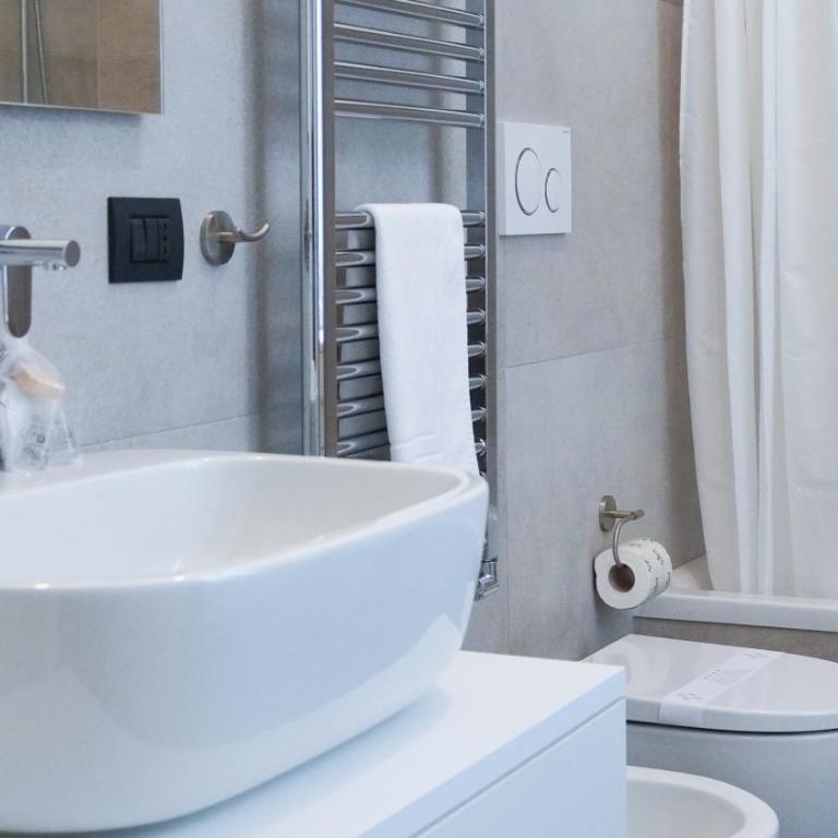 PRESTIGE BOUTIQUE HOMES - Piazza Duomo Exclusive Family Apartment - Appartamento con 2 Camere da Letto - 40