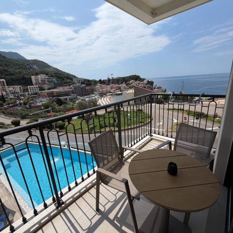 Exclusive Hotel - Dvokrevetna Soba s Bračnim Krevetom/ 2 Zasebna Kreveta i Pogledom - 1