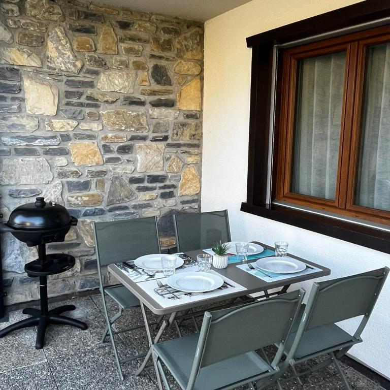 Studio cosy avec piscine intérieure - vue montagne - Appartement 1 Chambre - 17