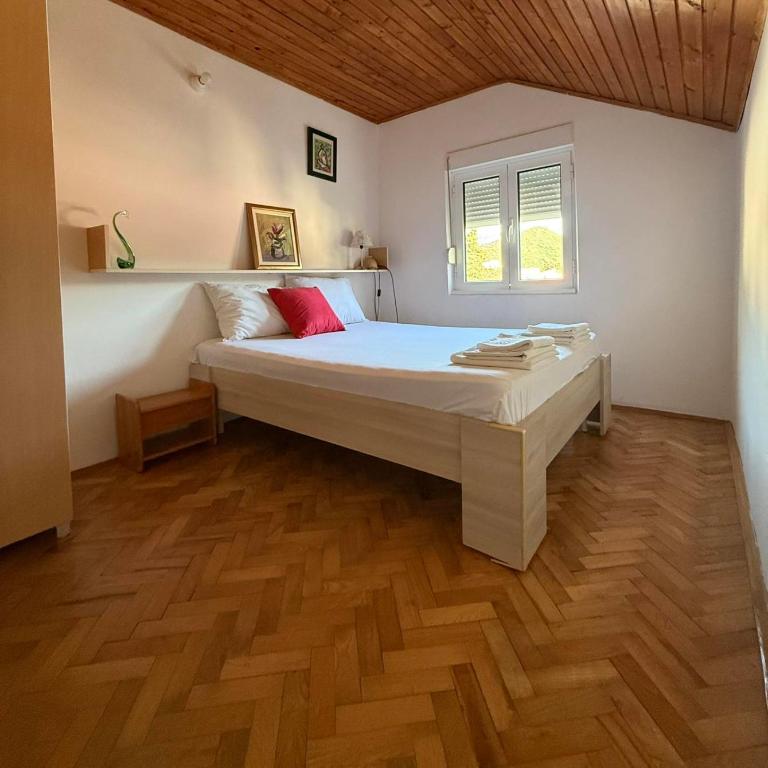 Apartman sa dve spavace sobe Popović - Two-Bedroom Apartment - 1
