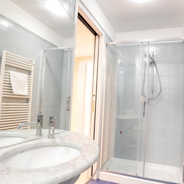 Monforte Premium Apartment - Steps from San Babila - Two-Bedroom Apartment - 19