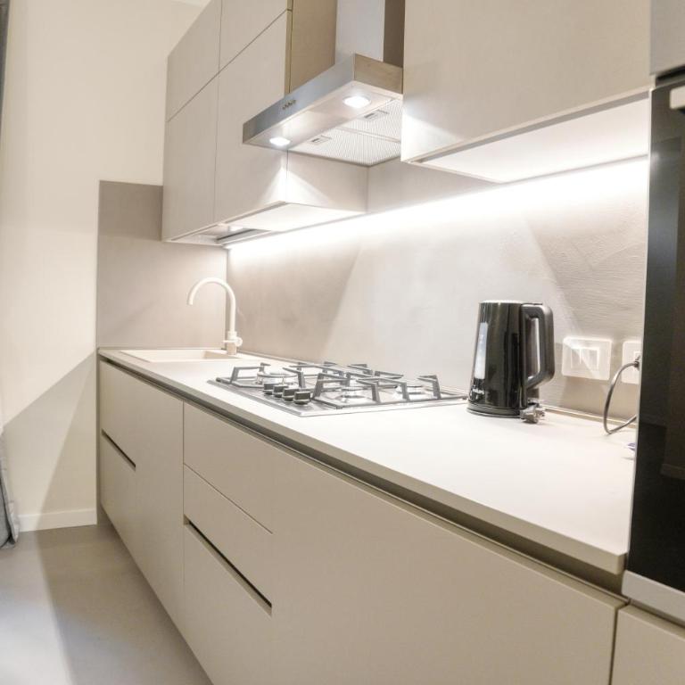Monforte Premium Apartment - Steps from San Babila - Two-Bedroom Apartment - 13