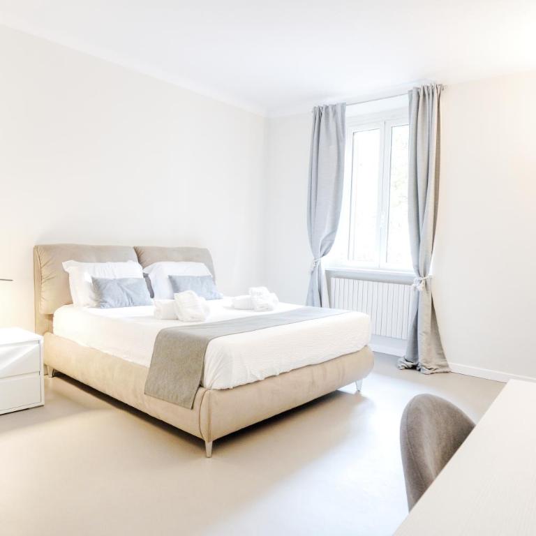 Monforte Premium Apartment - Steps from San Babila - Two-Bedroom Apartment - 3