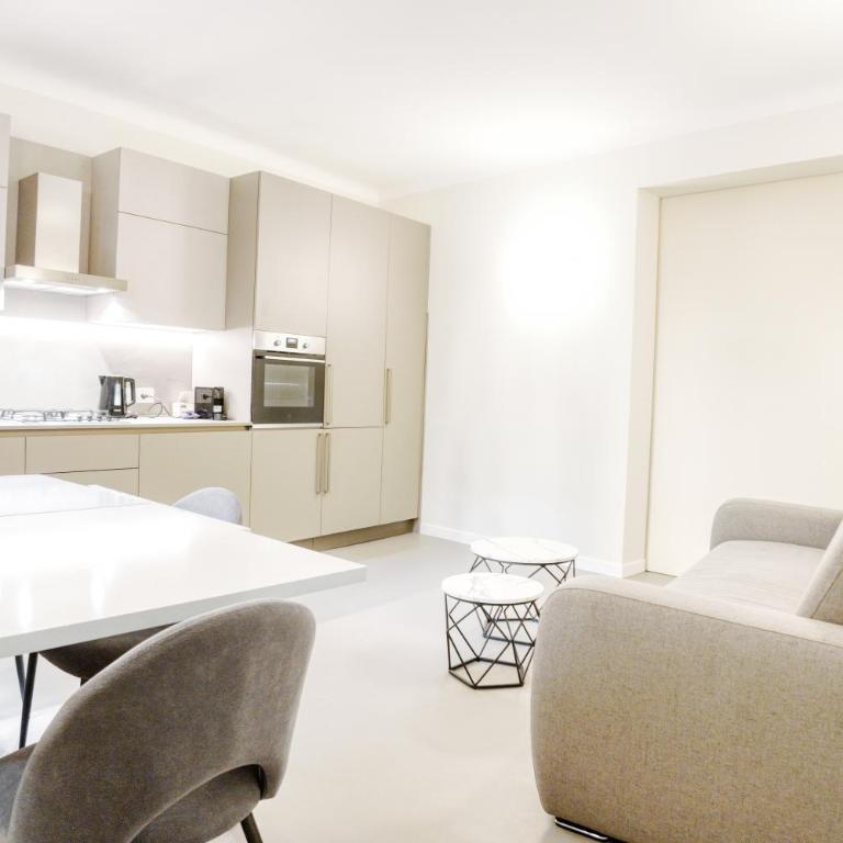 Monforte Premium Apartment - Steps from San Babila - Two-Bedroom Apartment - 2